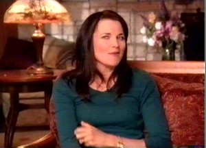  Lucy Lawless