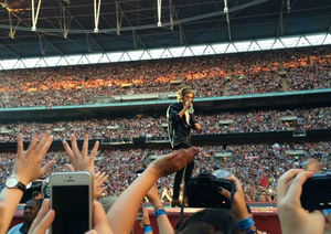  One Direction, Where We Are Tour Luân Đôn (07.06.2014) - x