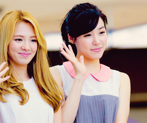  SNSD Hyoyeon and Tiffany