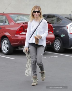  Sarah Getting Coffee Then Lunch at the W Hotel, LA (May 22nd, 2014)