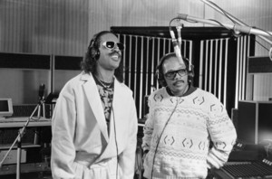  Stevie And Quincy Jones In The Recording Studio