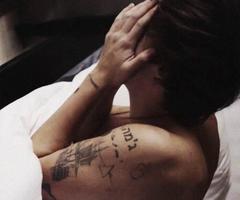  Harry in the morning :*