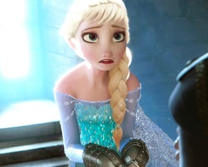  Elsa in new hairstyle