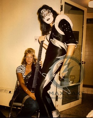  Ace Frehley and Jeanette