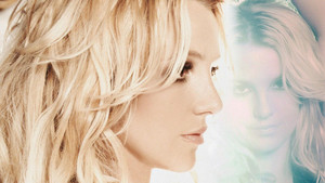  Britney Spears Femme Fatale