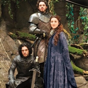  Catelyn Stark, Robb and Jon