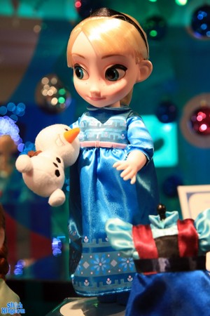  Frozen - Uma Aventura Congelante Animator's Doll Deluxe Set - Elsa
