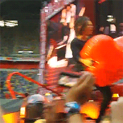  Harry playing with a heart-shaped balloon in Dusseldorf (x)
