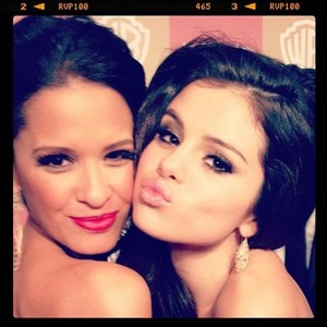  Selena instagram