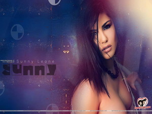  Sunny Leone