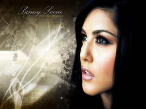  Sunny Leone