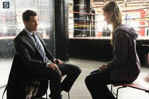  Unforgettable - Episode 3.02 - The Combination - Promotional foto
