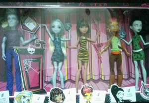 We R Monster High 5 pack in box