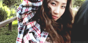  YeEun’s áo khoác Filming for “Me?”