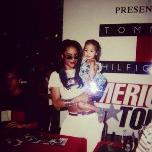  Beautiful Aaliyah and her little fan:)