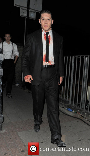  Bloodied Tom Hardy On Set for 'Legend'