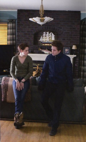  Kristen and Robert filming Twilight
