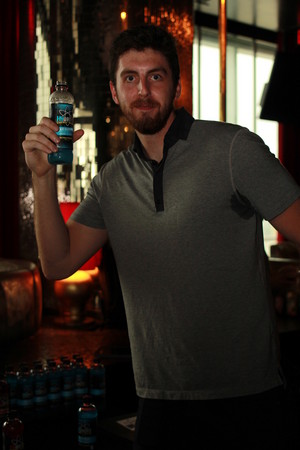  Los Angeles Lakers power pasulong Ryan Kelly enjoys HYDRIVE Energy Water before the ESPY Awards.