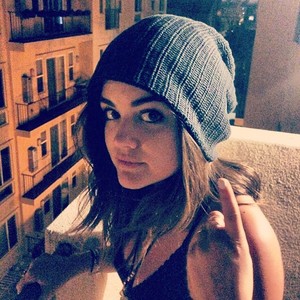  Lucy Hale фото