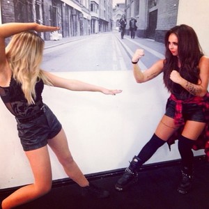  New picture of Perrie and Jesy