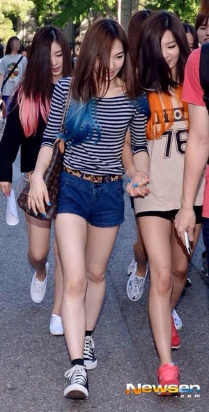 Red Velvet way to Music Bank
