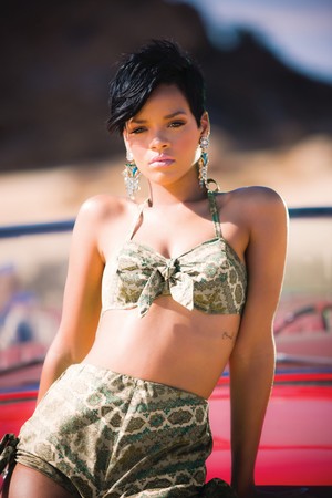  Rihanna366
