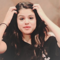 Selena Icons ♡♡