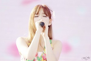  Taeyeon At Blue One Water Park