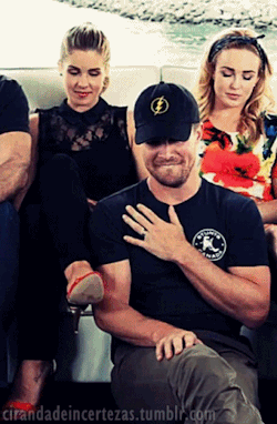  Stephen Amell and Emily Bett Rickards at SDCC 2014