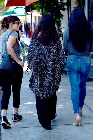  August 21: Selena out for lunch with फ्रेंड्स in West Hollywood, CA