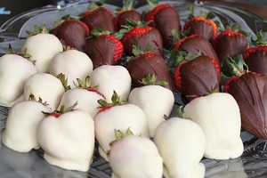  浓情巧克力 strawberries