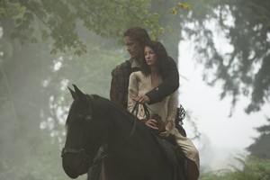  Claire and Jamie Fraser