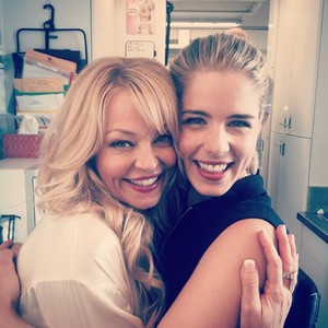 Emily and Charlotte Ross - Arrow BTS