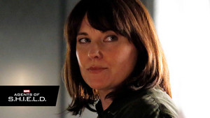 First Look at Lucy Lawless as Isabelle Hartley