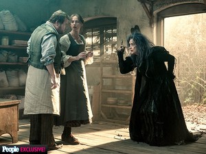  Into the Woods (Movie) - The Baker (James Corden), Wife (Emily Blunt) and the Witch (Meryl Streep)