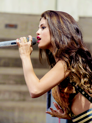  SeLLy Gomez