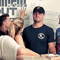  Stephen Amell and Emily Bett Rickards at SDCC 2014