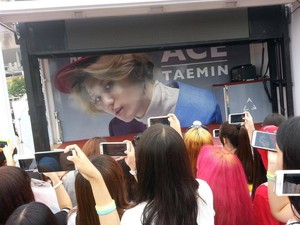 TAEMIN ACE PROMOTION MUSIC VIDEO OUTSIDE SMTOWN CONCERT