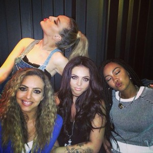  The girls in the studio today! ♥