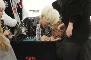  First Fan-signing
