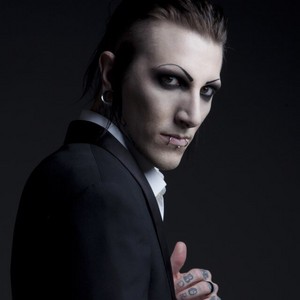  Chris motionless in a suit <3