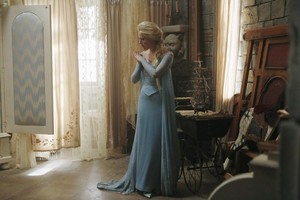  Elsa in Once Upon a Time