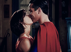  Lois and Clark kiss-4x4