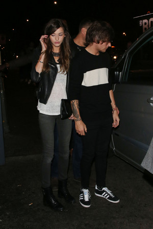  Louis with Eleanor leaving Niall's 21st birthday party (06/05/2014)