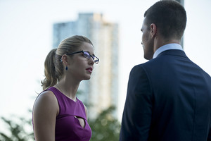 New photos from the Arrow Season 3 premiere