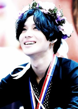  Taemin with 花 Band at ファン Sign Event - Ace Era