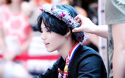 Taemin with flower head band at Fan sign Event - ace Era 