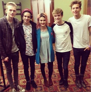  The Vamps and Asami