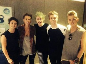  The Vamps and Muke