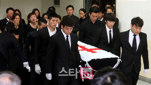  Ladies' Code's EunB's Funeral
